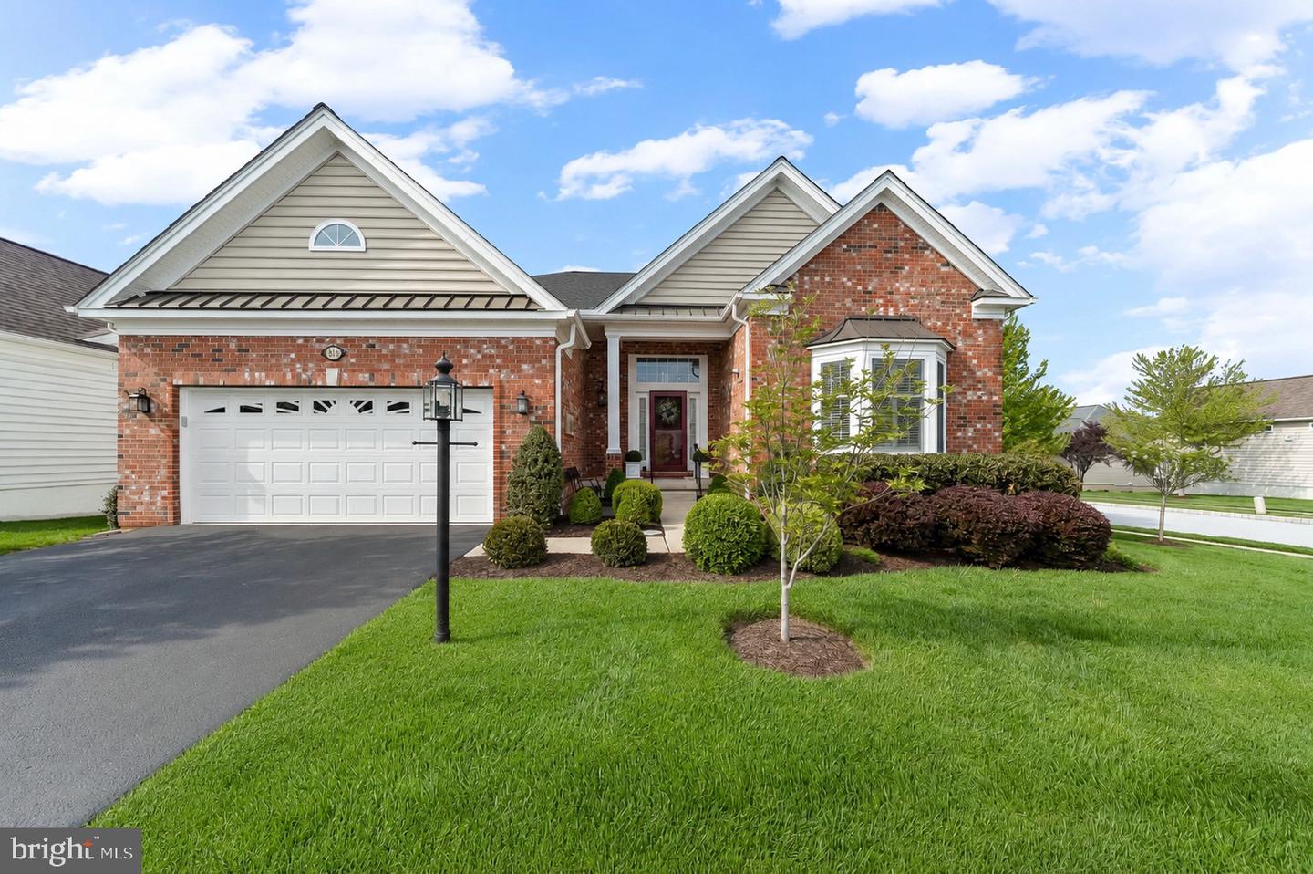 818 WOODS END CT
