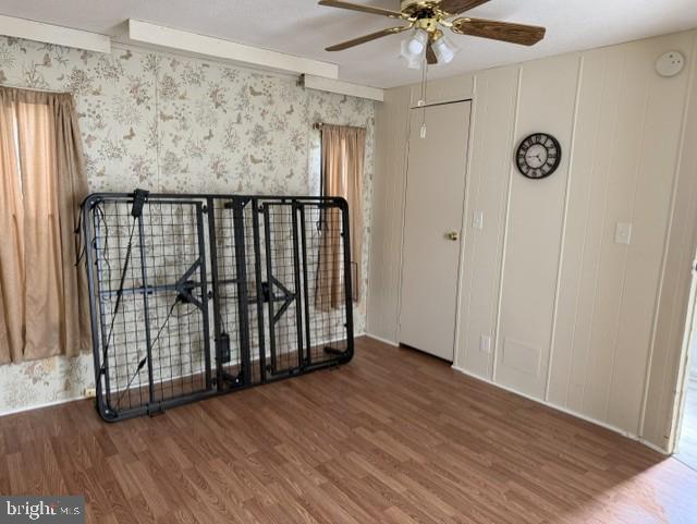 512 Willow Ln Property Photo 9