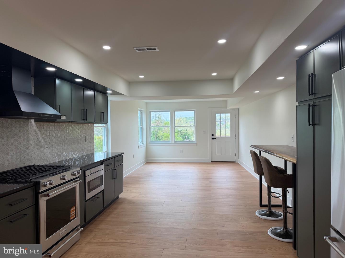 147 Jones St Property Photo 1