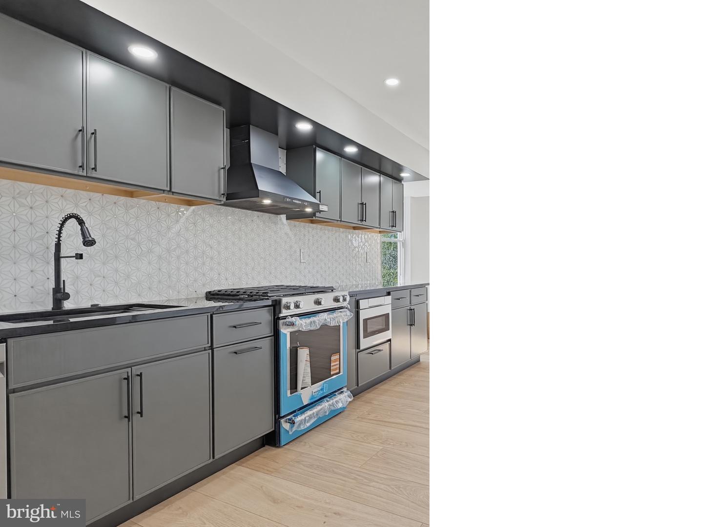 147 Jones St Property Photo 2