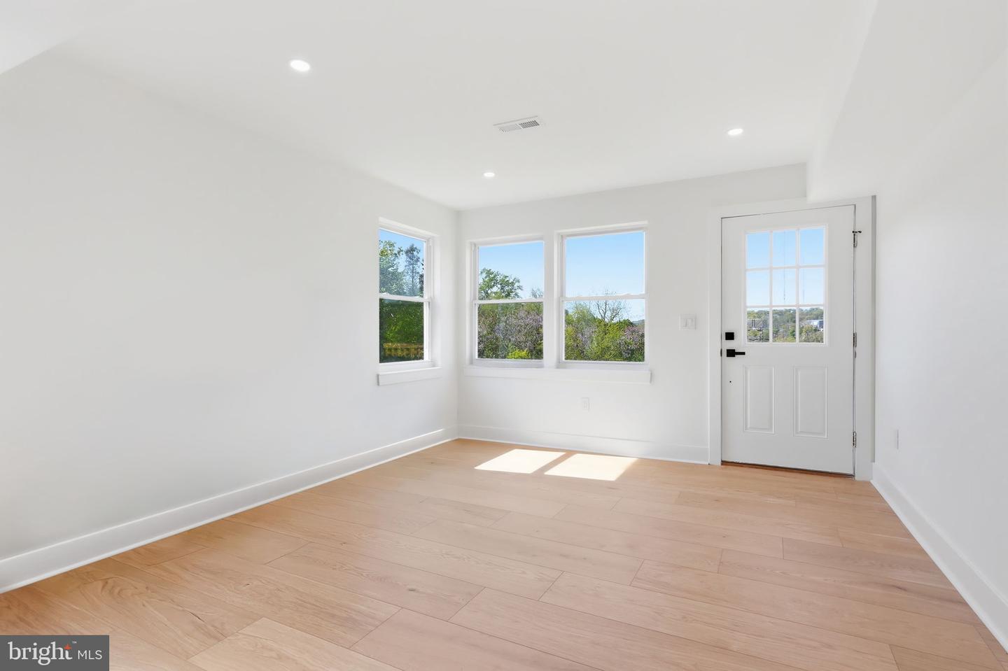 147 Jones St Property Photo 12