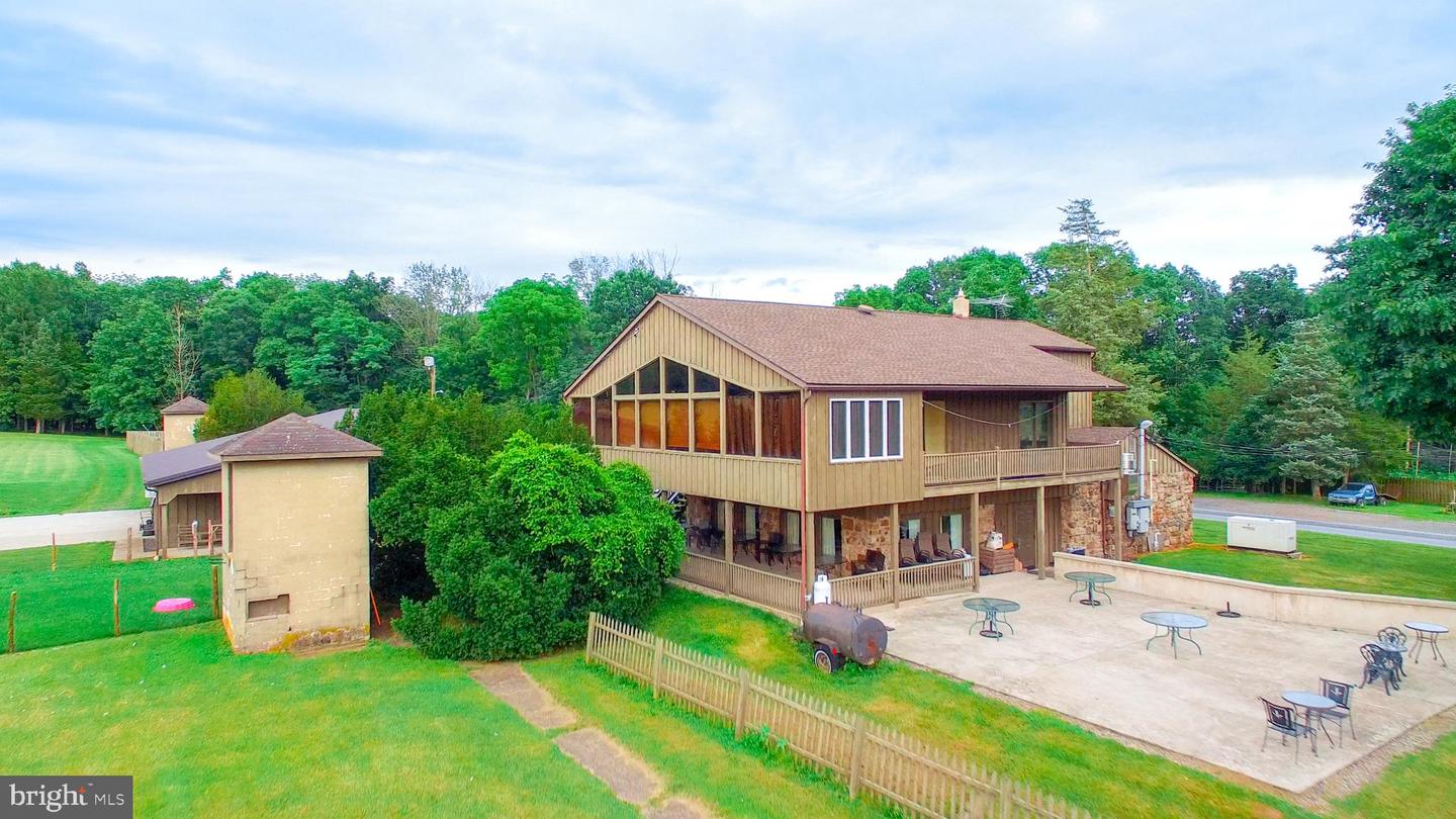 2071 Baus Rd Property Photo 1