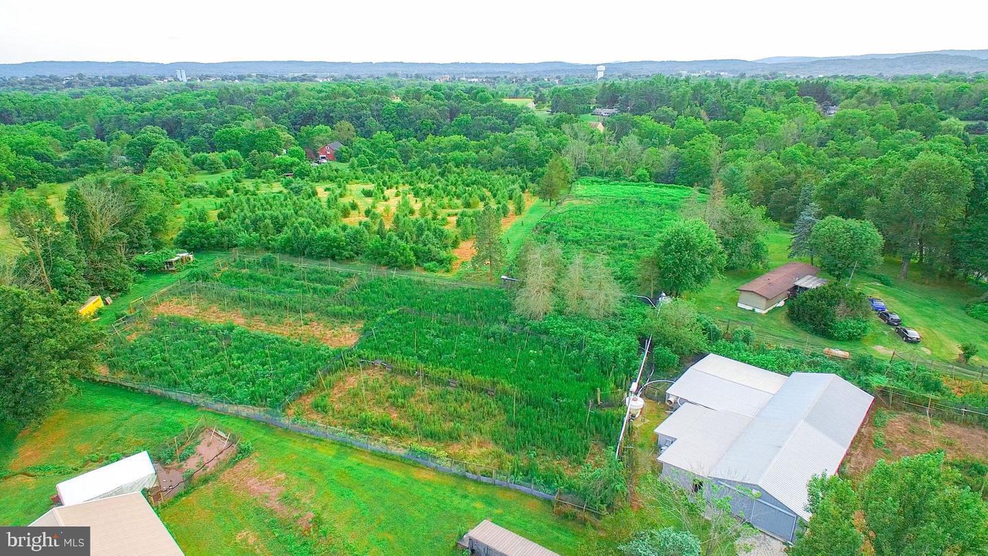 2071 Baus Rd Property Photo 4