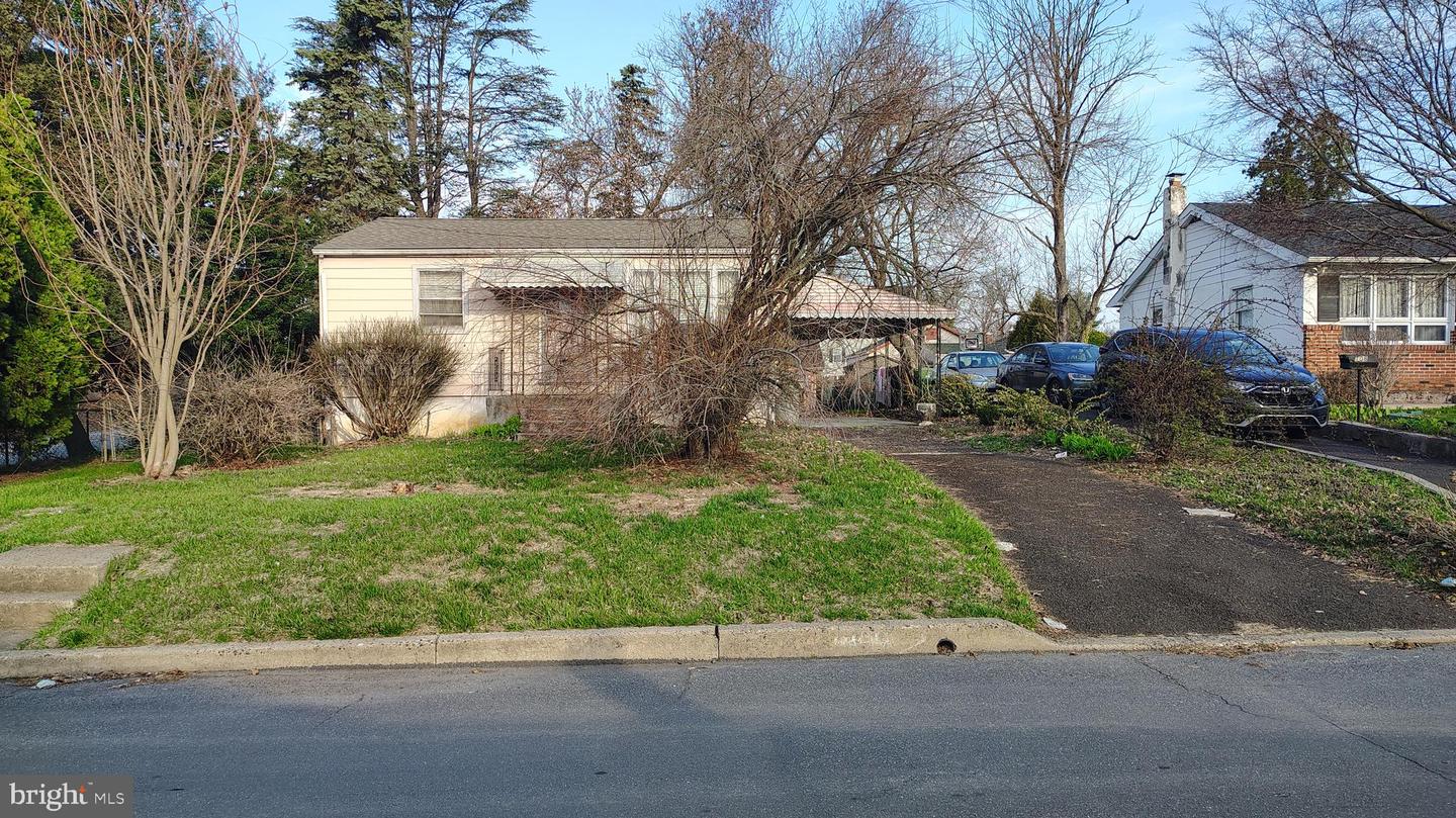 100 LOGAN AVE Property Photo 1