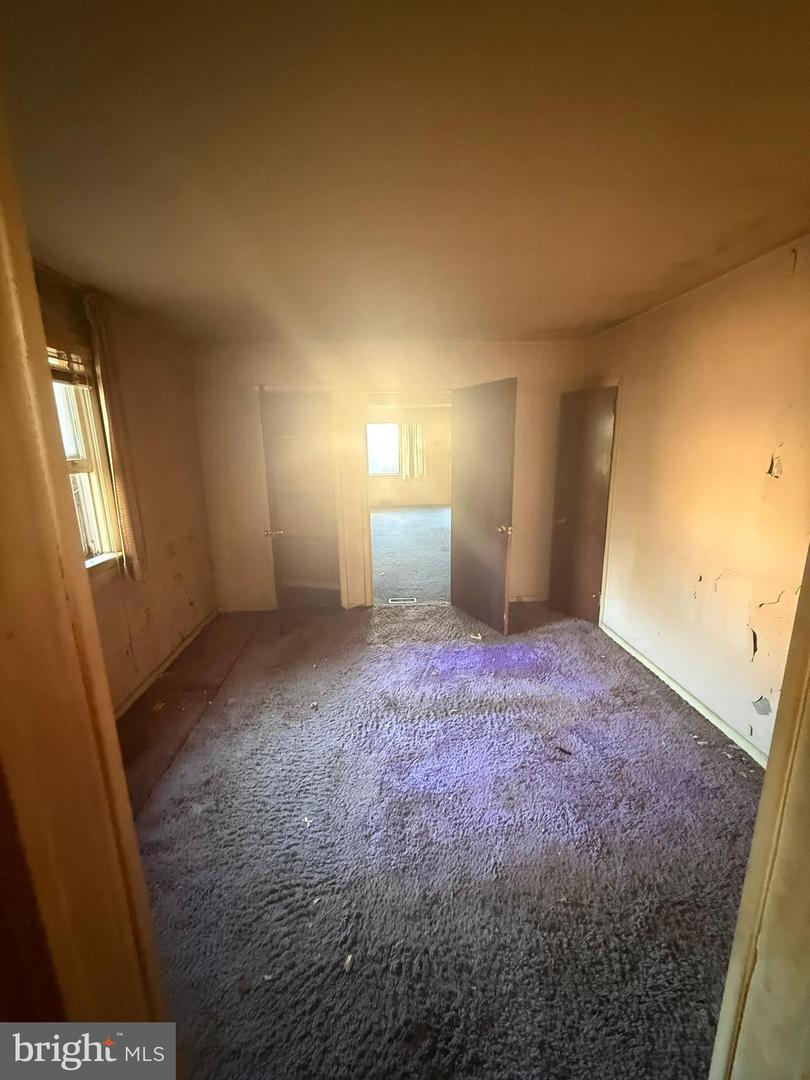 100 Logan Ave Property Photo 12