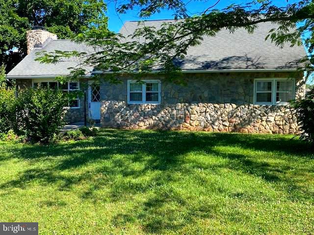 1070 Main St Property Photo 2