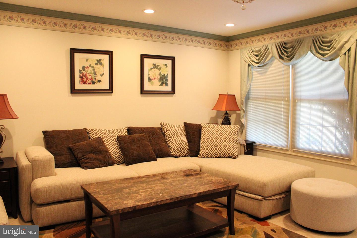 373 Carmen Dr # Property Photo 3