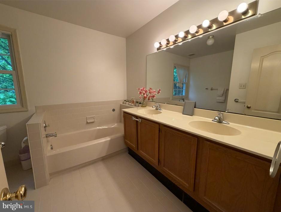 373 Carmen Dr # Property Photo 13