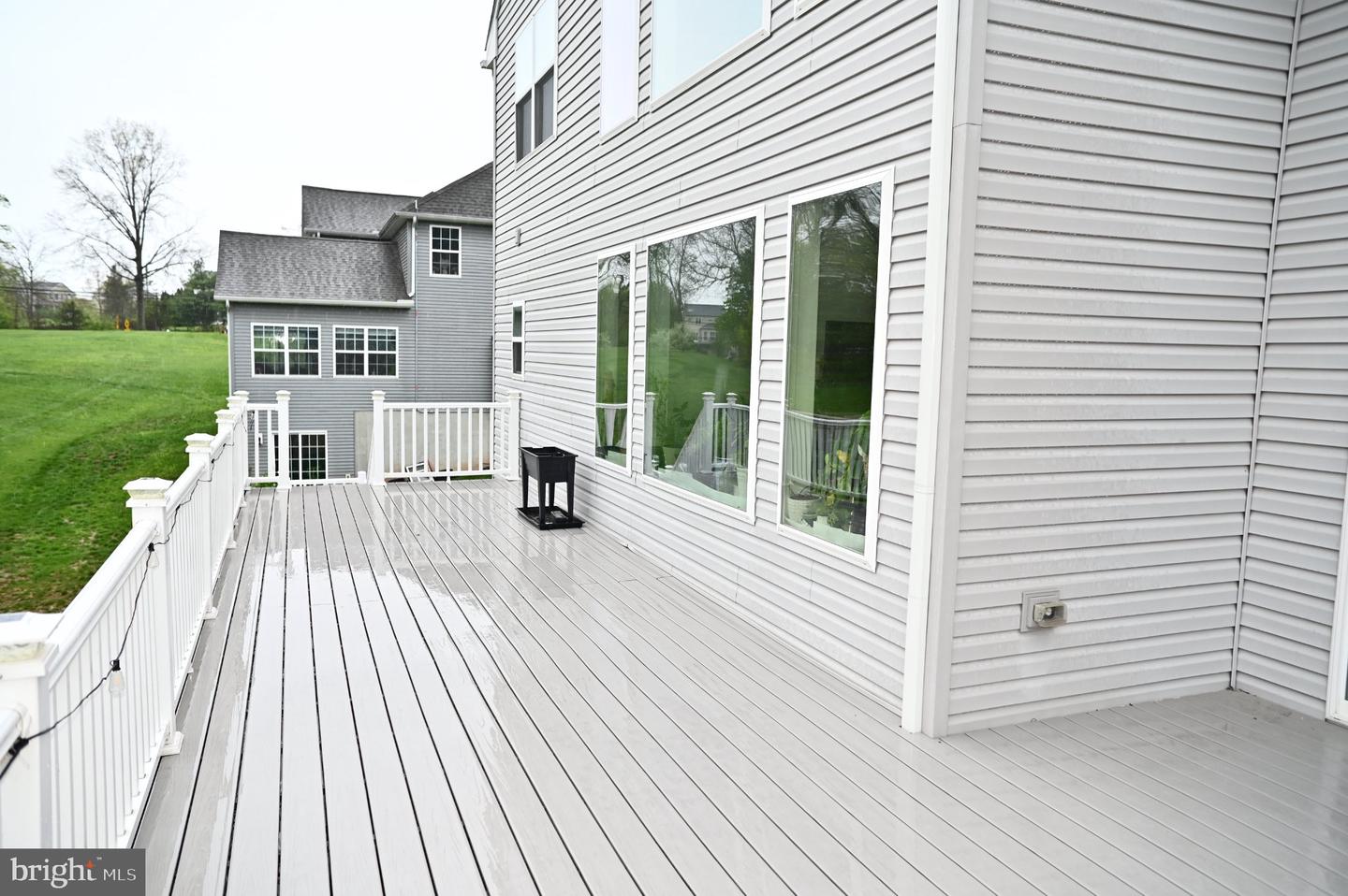 30 Andrea Ln Property Photo 29