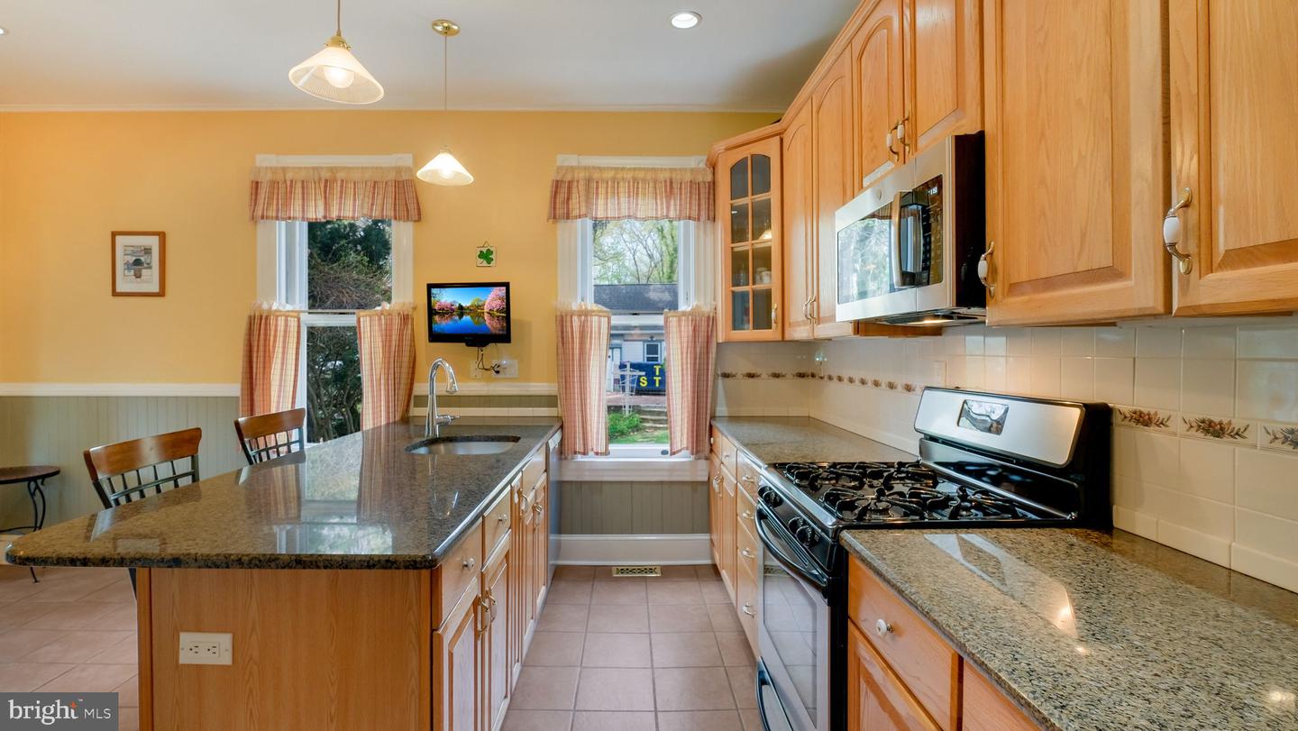 130 Woodland Rd Property Photo 9