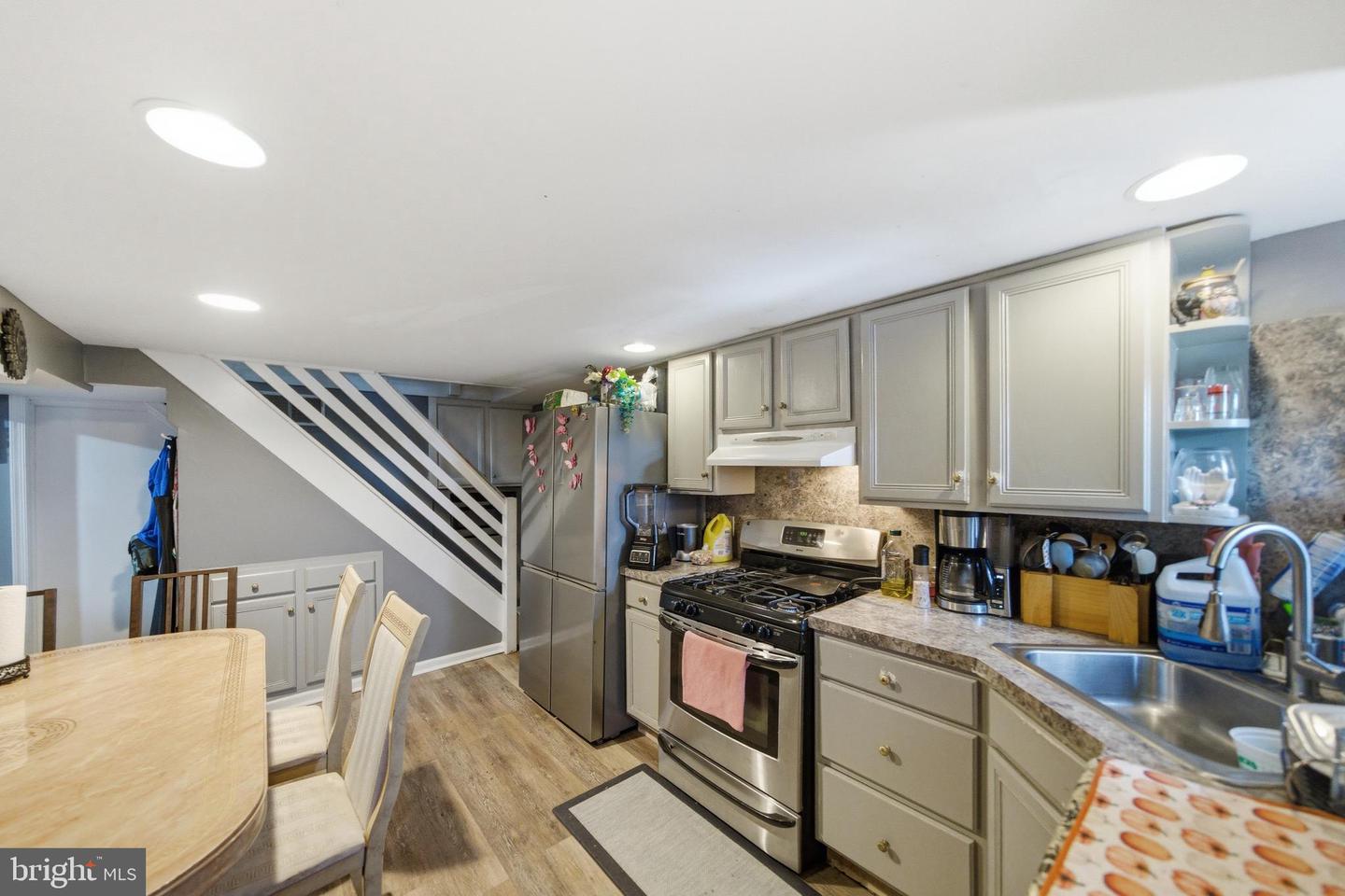 803 Thomas St Property Photo 6