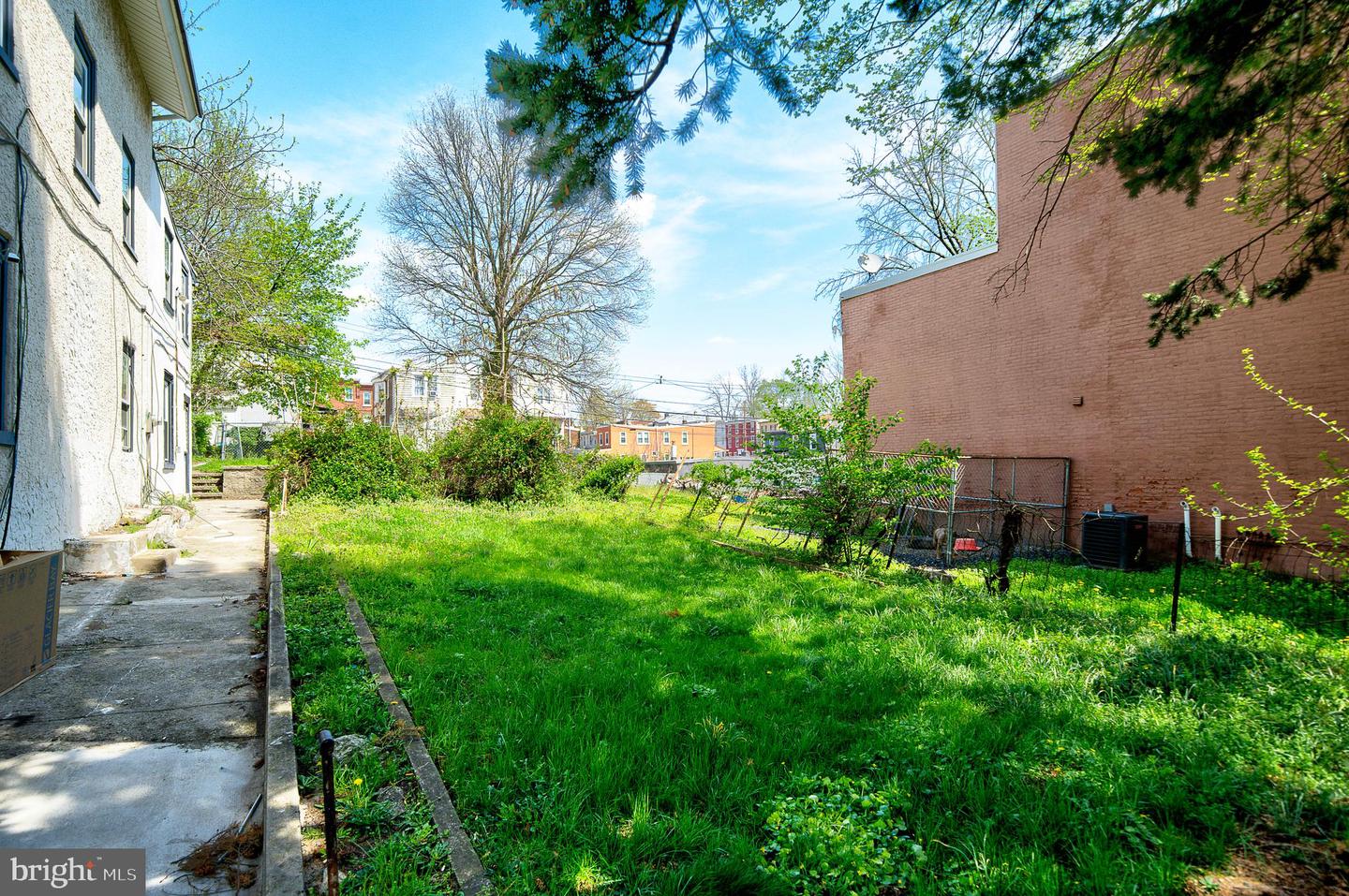 241 Chestnut St Property Photo 4
