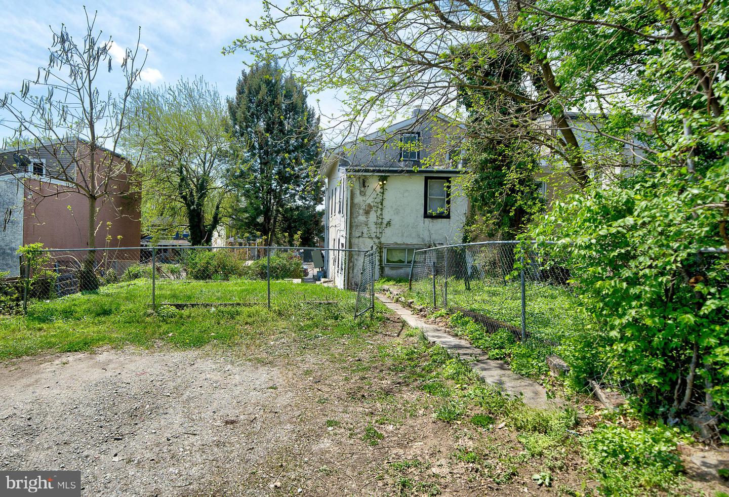241 Chestnut St Property Photo 8