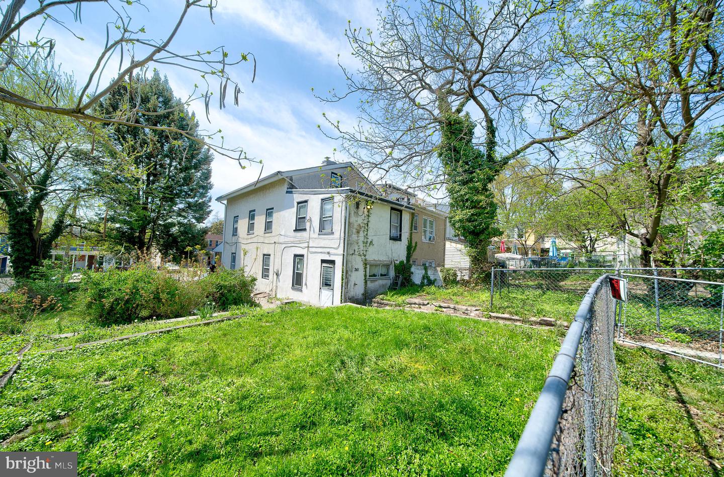 241 Chestnut St Property Photo 9