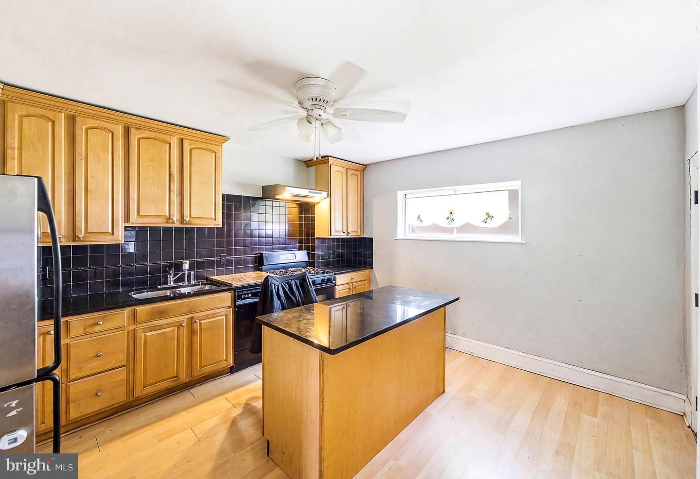 241 Chestnut St Property Photo 10