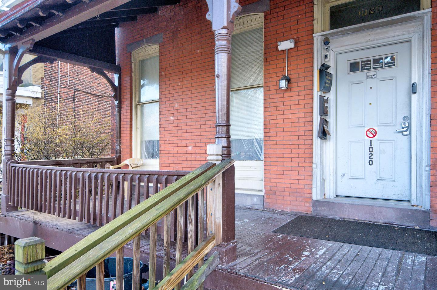 1020 W Main St Property Photo 2
