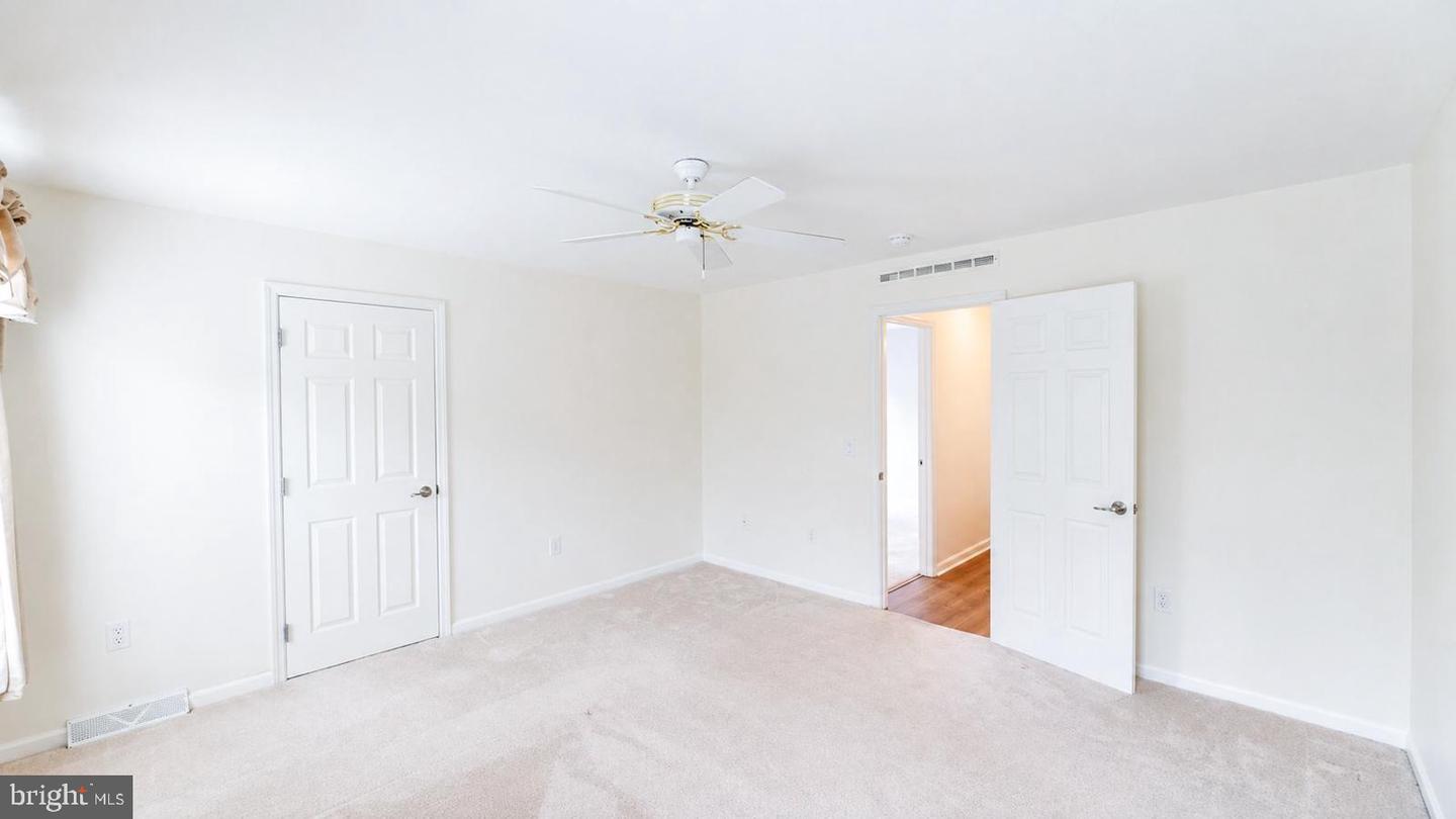 423 Honeysuckle Ln Property Photo 19