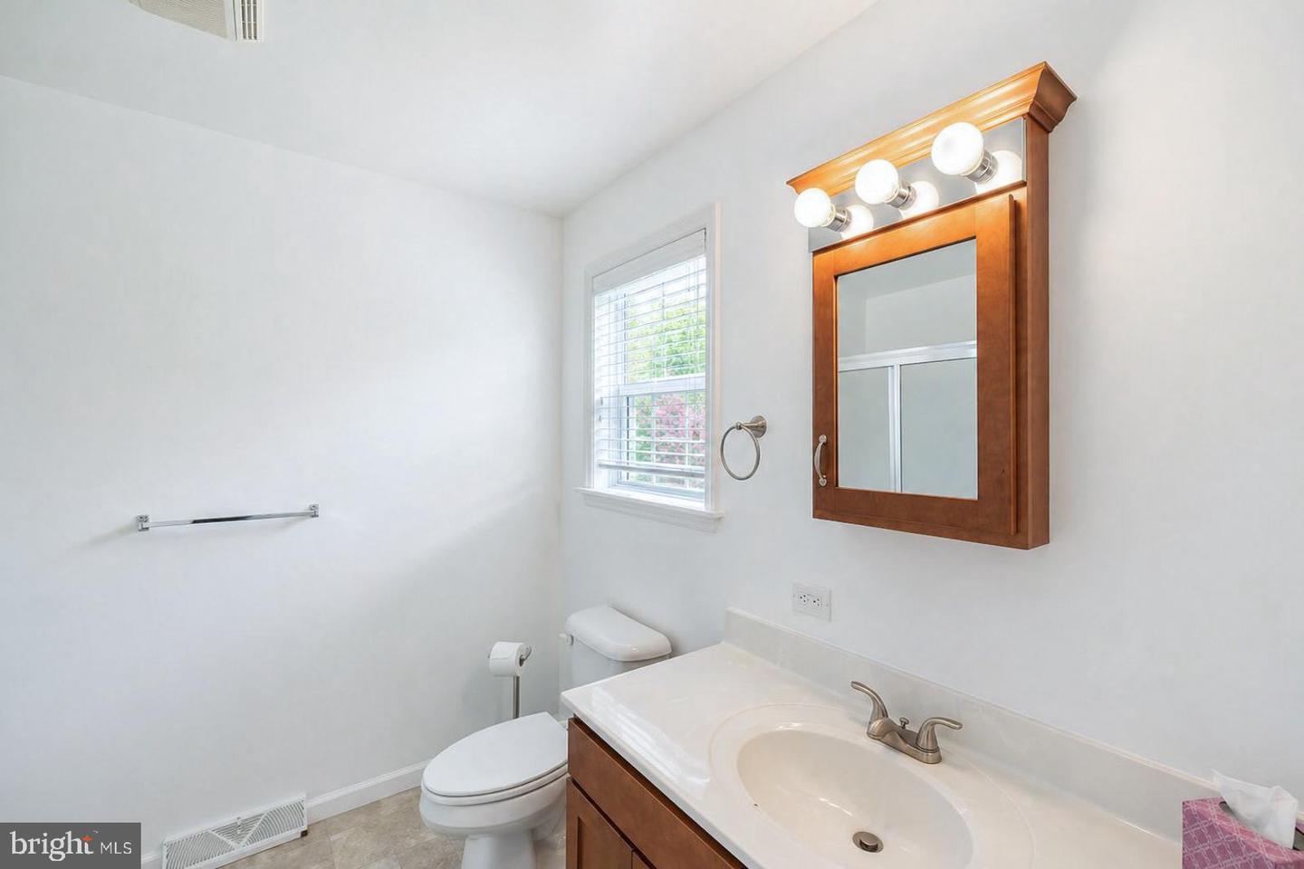 423 Honeysuckle Ln Property Photo 23