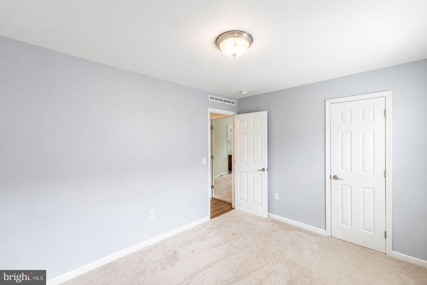 423 Honeysuckle Ln Property Photo 26