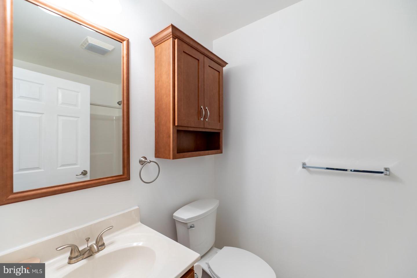 423 Honeysuckle Ln Property Photo 28