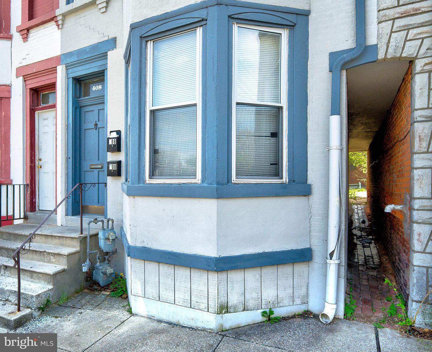 408 W Airy St Property Photo 3
