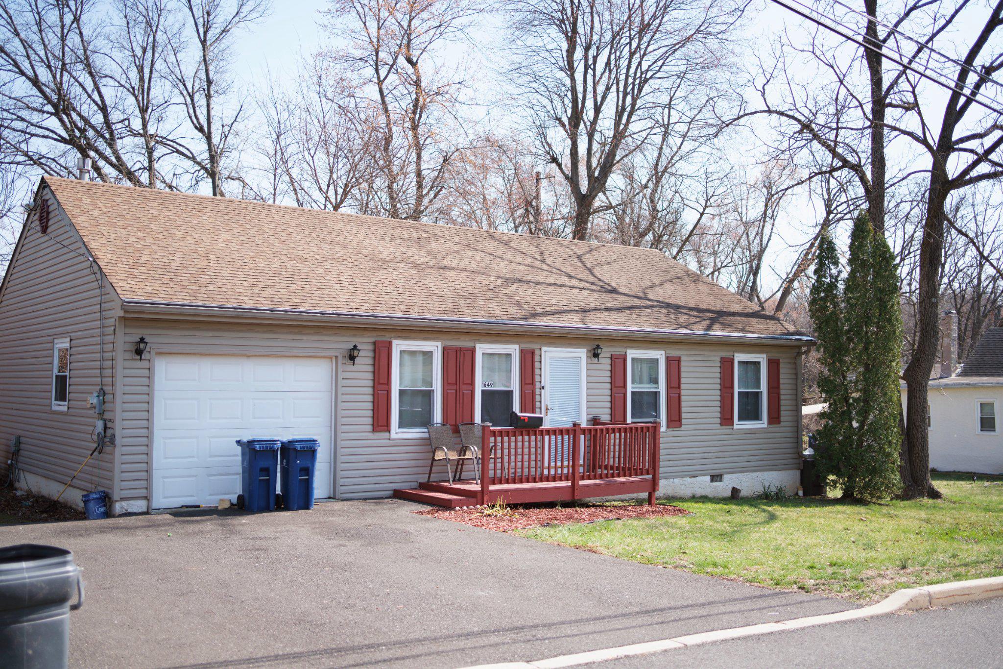 1649 Washington Ave Property Photo 1