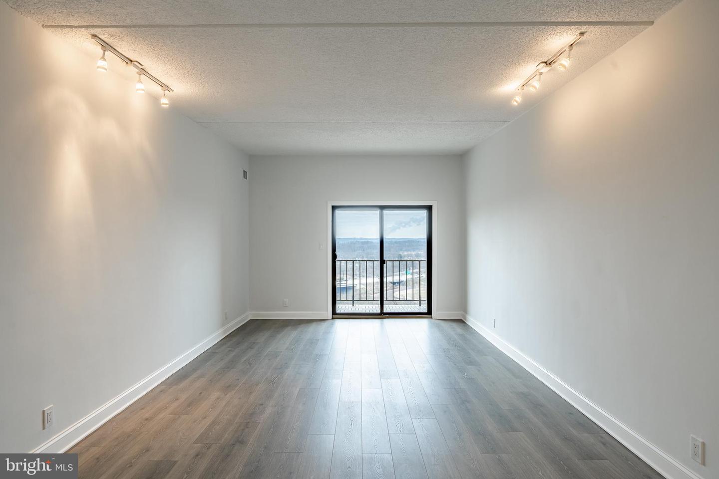 21510 Valley Forge Cir #1510 Property Photo 24