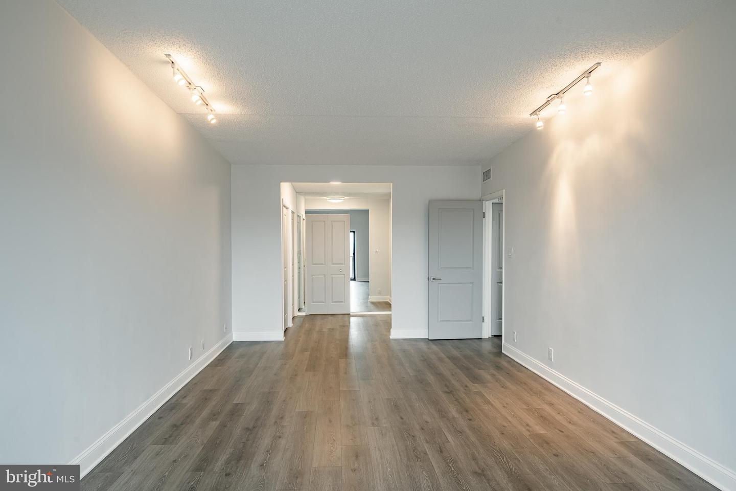 21510 Valley Forge Cir #1510 Property Photo 25