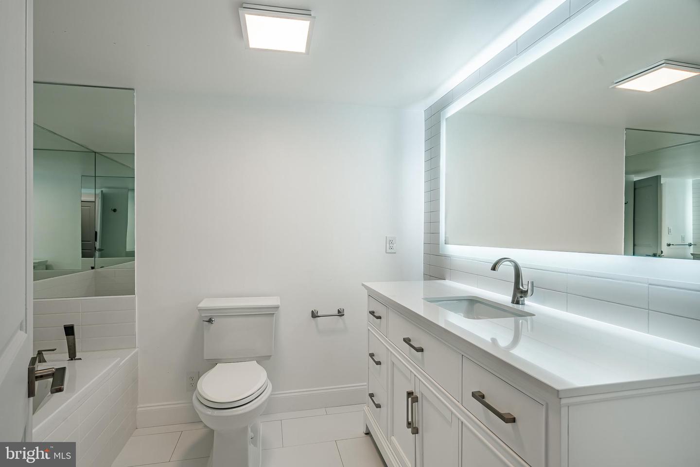 21510 Valley Forge Cir #1510 Property Photo 27