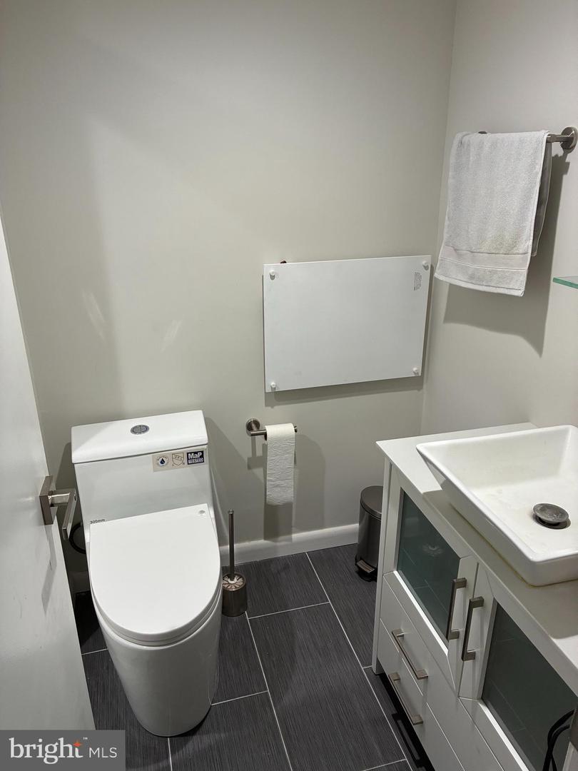 20536 Valley Forge Cir #536 Property Photo 6