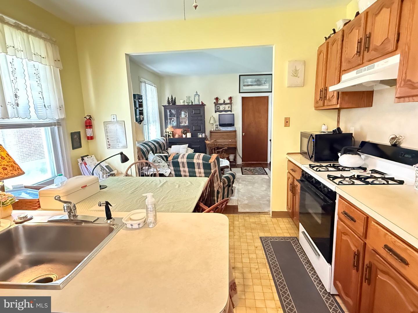 505 Ryers Ave Property Photo 4