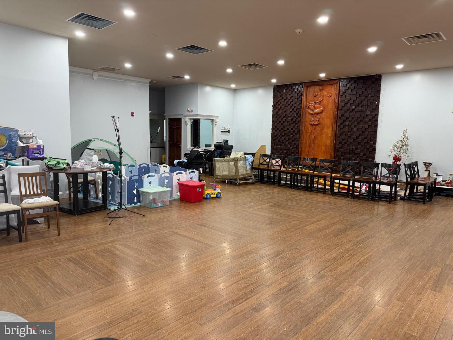 101 S Main St #b Property Photo 2