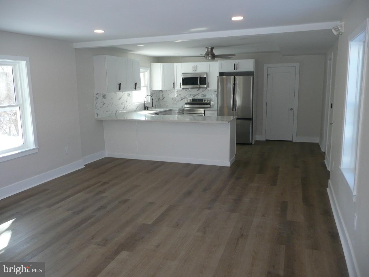 1054 Horsham Rd Property Photo 2