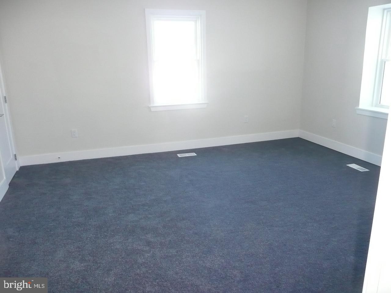 1054 Horsham Rd Property Photo 4