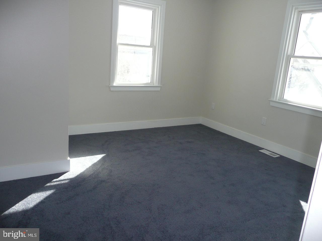 1054 Horsham Rd Property Photo 6