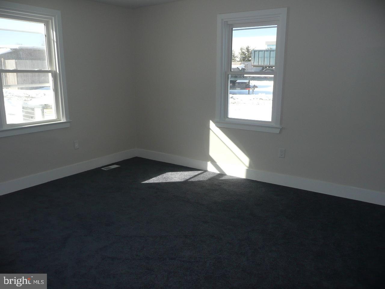 1054 Horsham Rd Property Photo 7