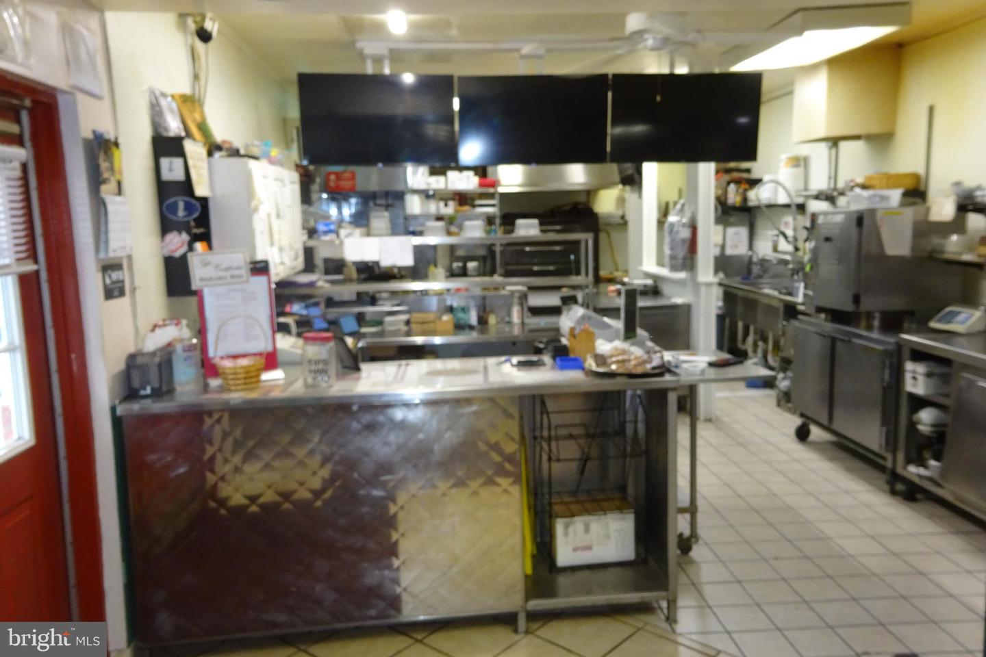 427 N Chestnut St Property Photo 10