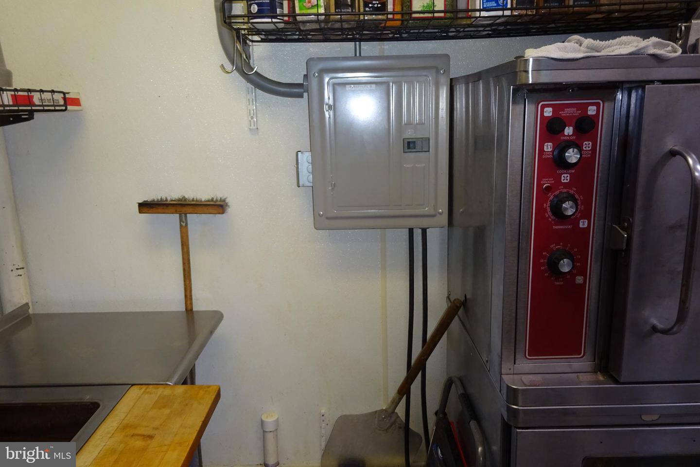 427 N Chestnut St Property Photo 25