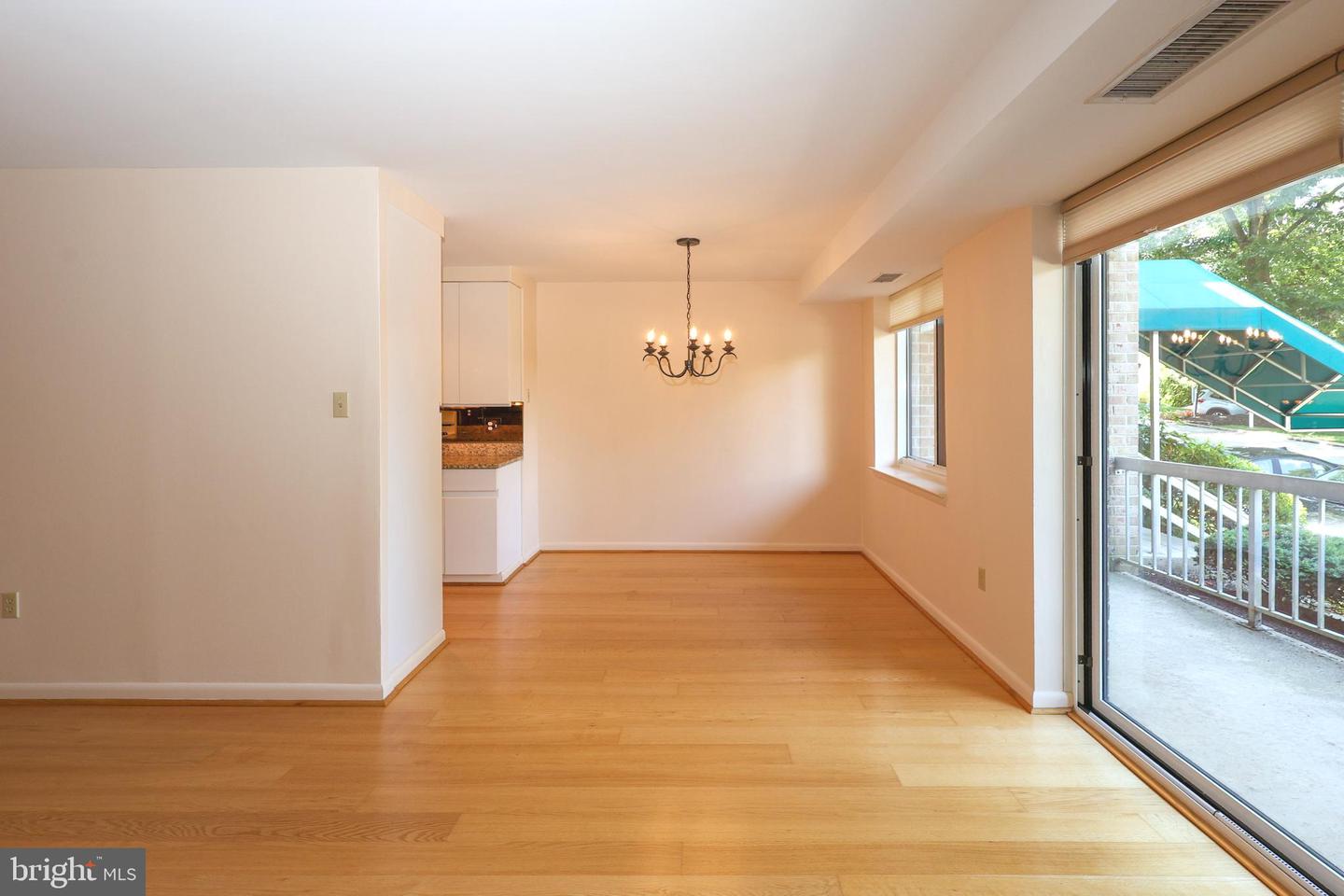 1637 Oakwood Dr #s-122 Property Photo 4
