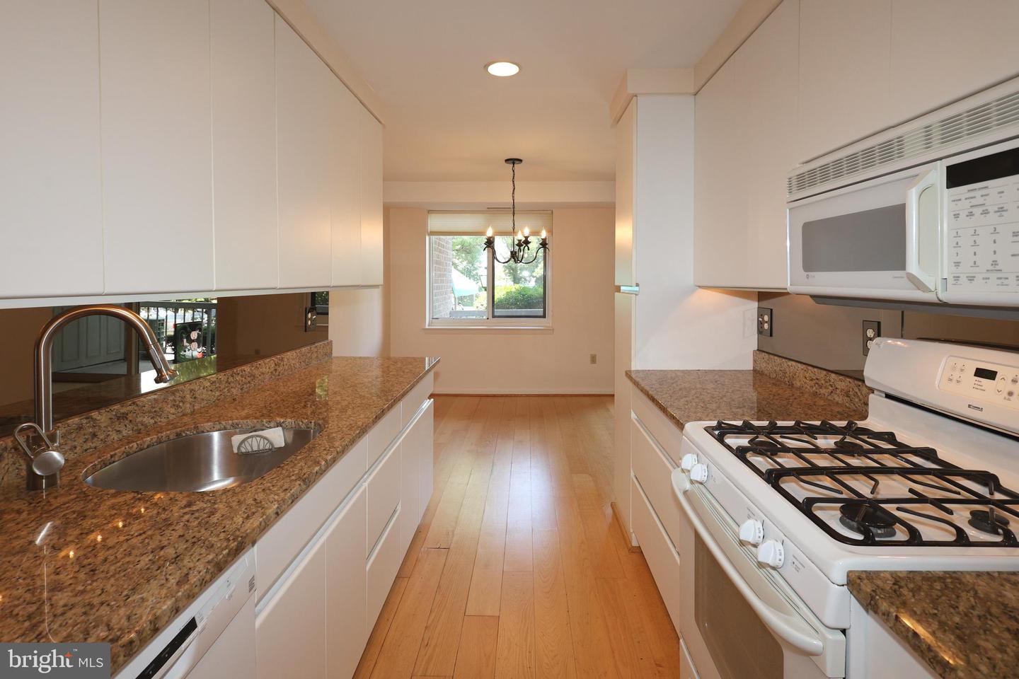1637 Oakwood Dr #s-122 Property Photo 5