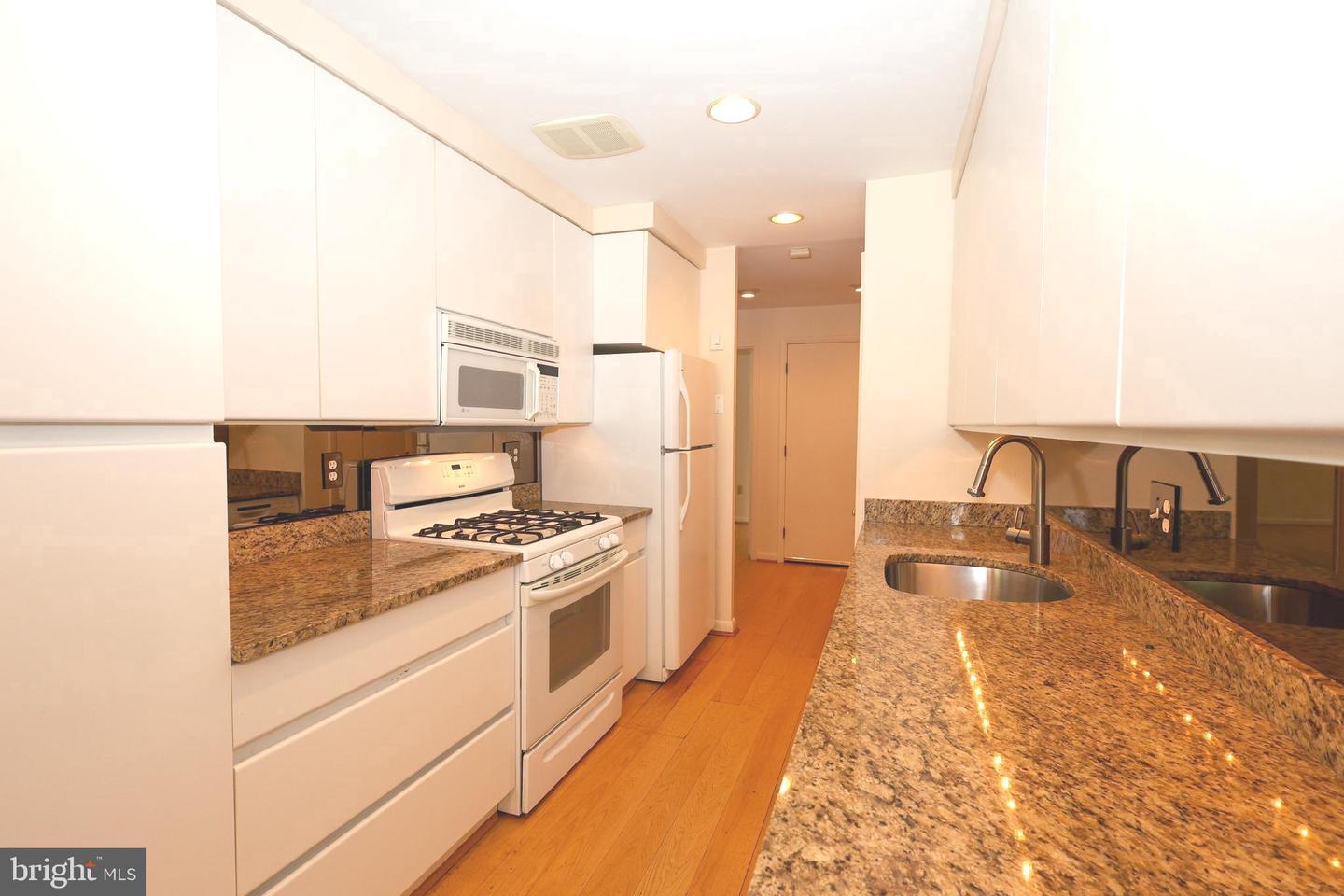 1637 Oakwood Dr #s-122 Property Photo 6