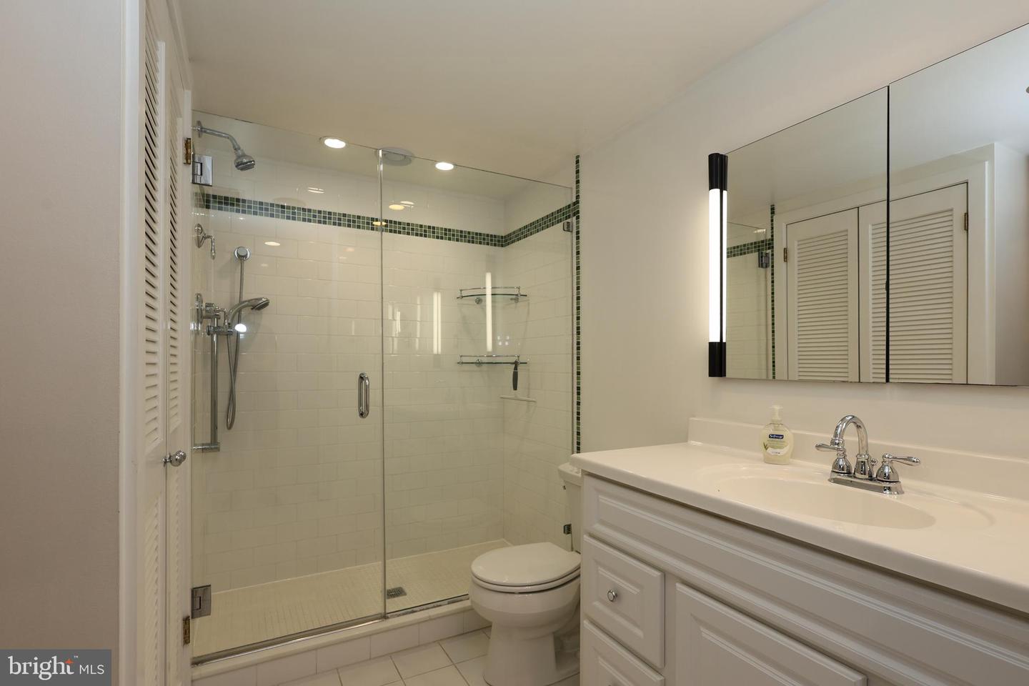1637 Oakwood Dr #s-122 Property Photo 9