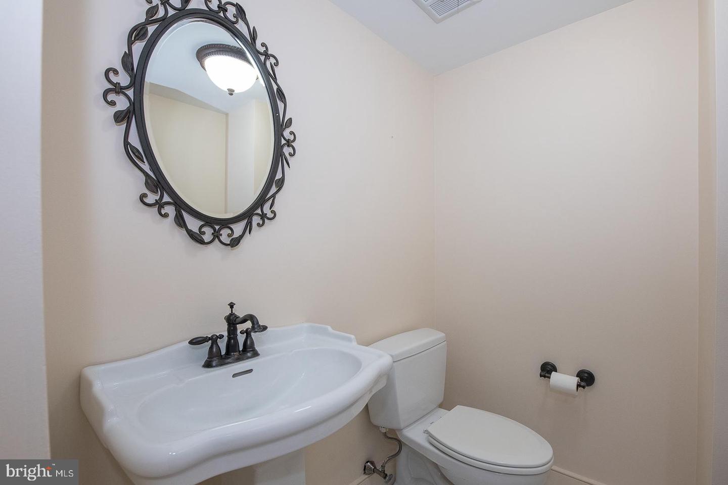 1637 Oakwood Dr #s-122 Property Photo 16