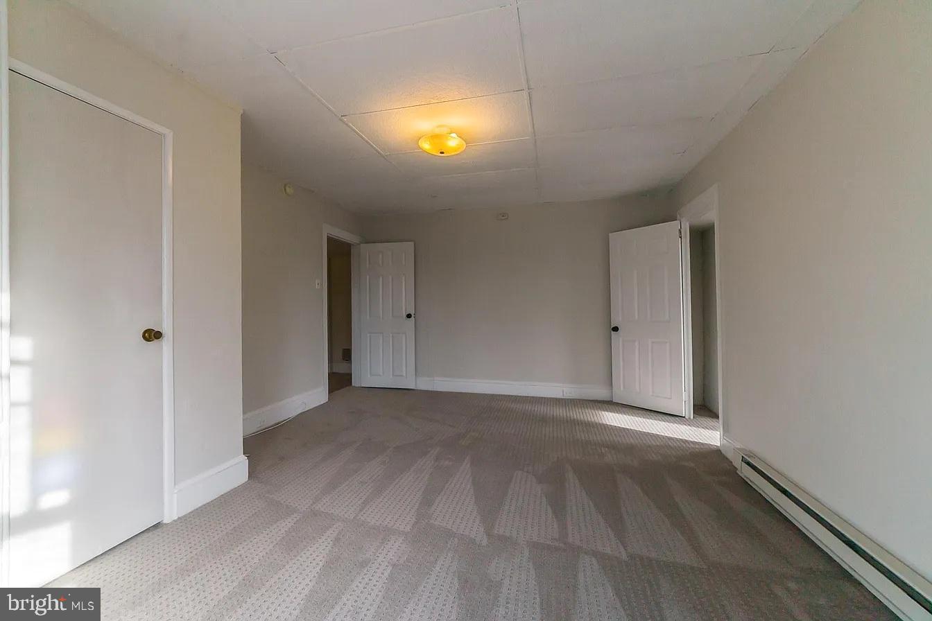 301 E Vine St Property Photo 12