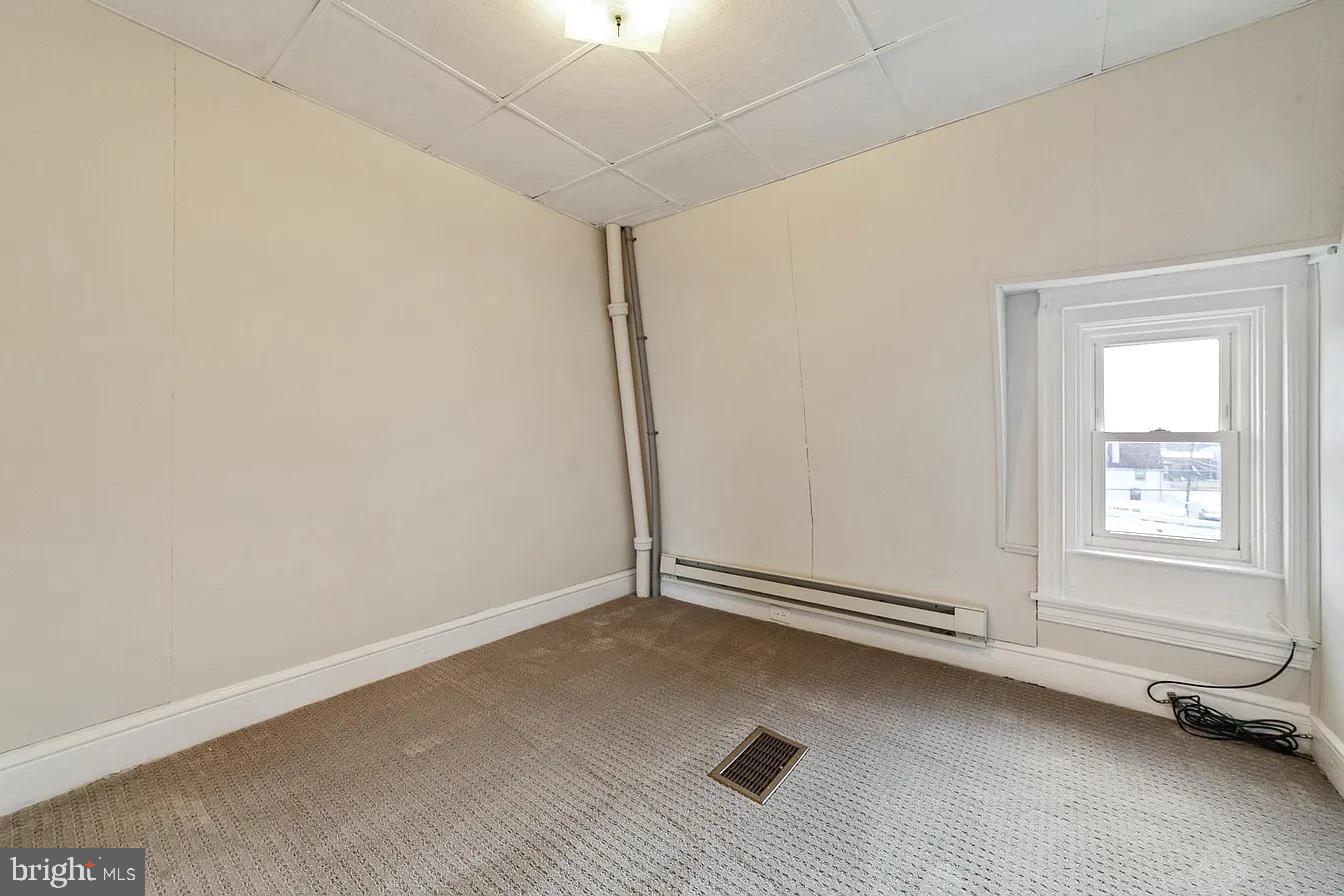 301 E Vine St Property Photo 25