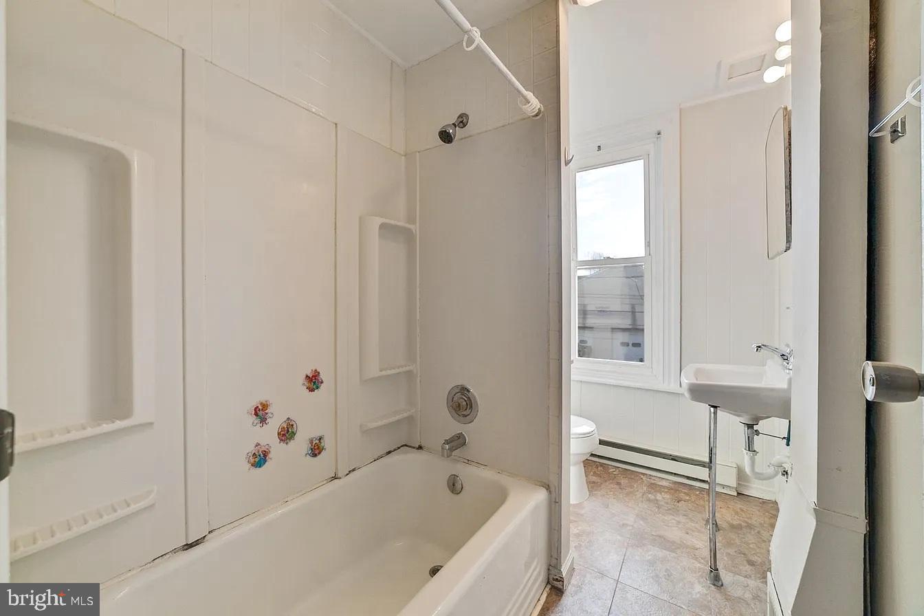301 E Vine St Property Photo 27