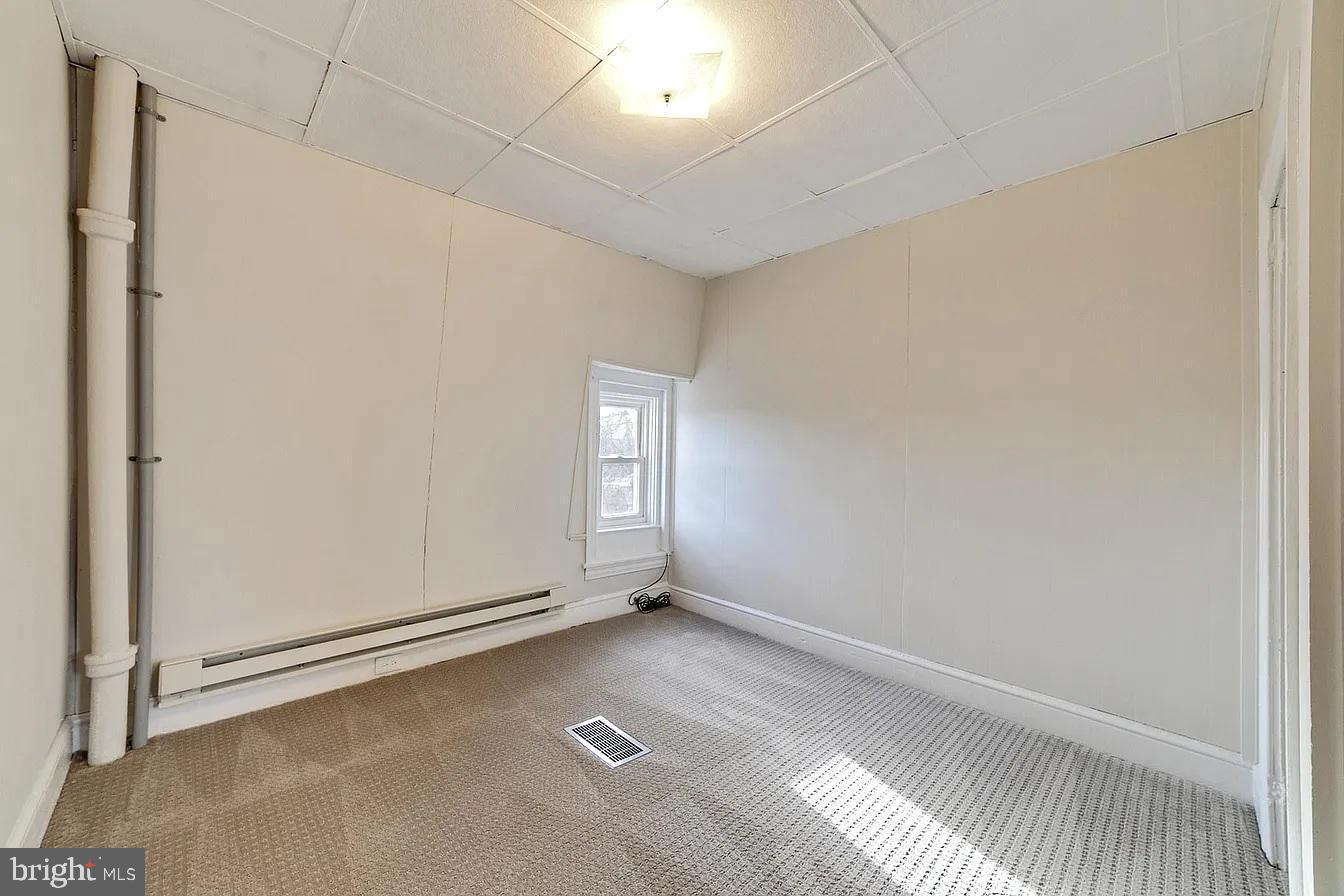 301 E Vine St Property Photo 28