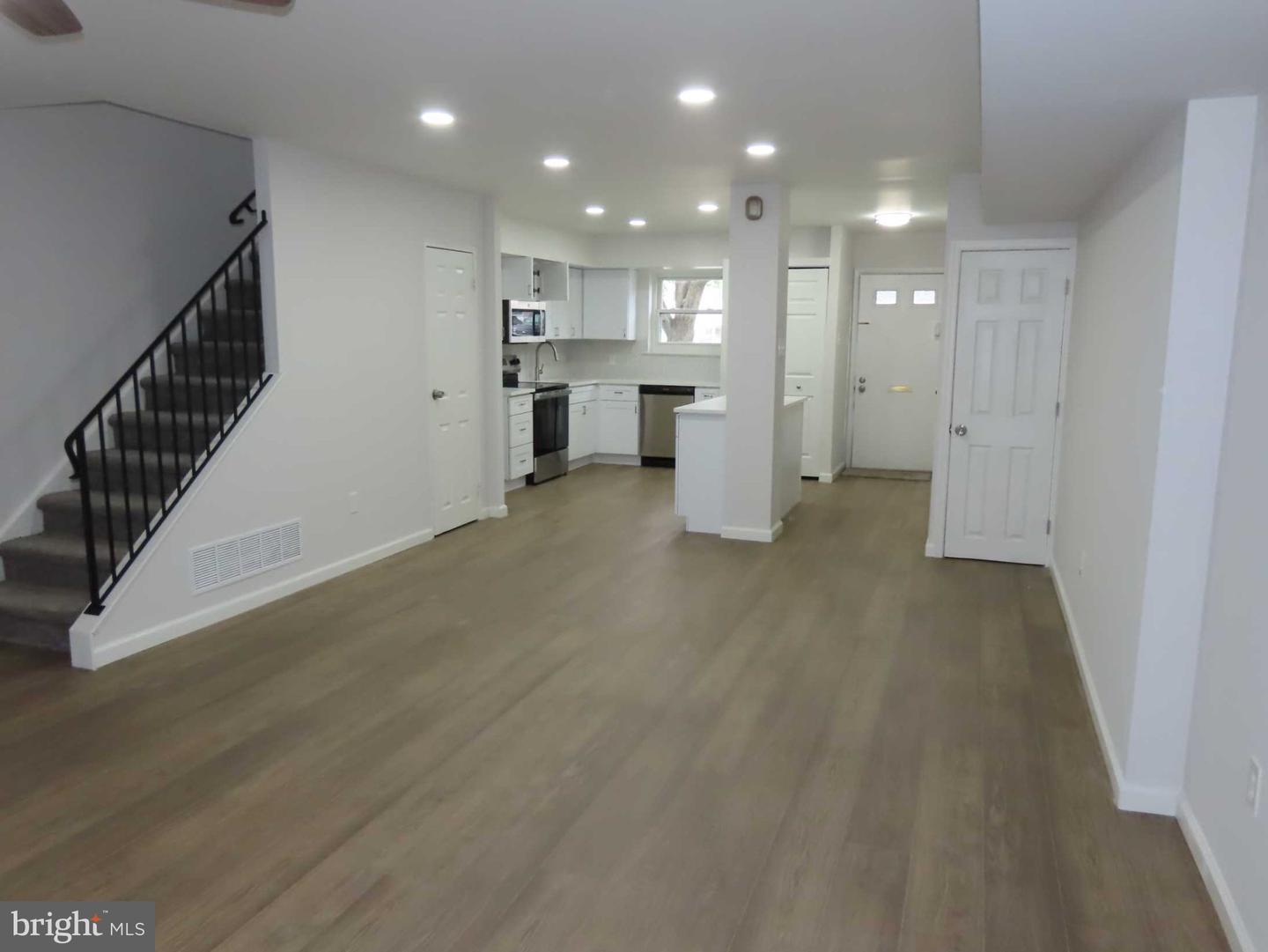 92 Hampstead #92 Property Photo 6