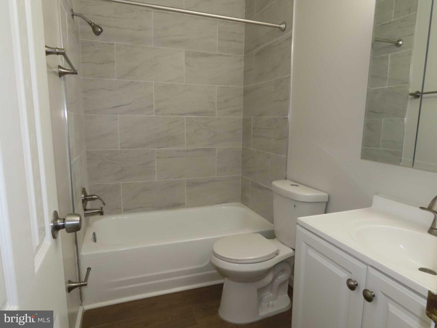 92 Hampstead #92 Property Photo 12