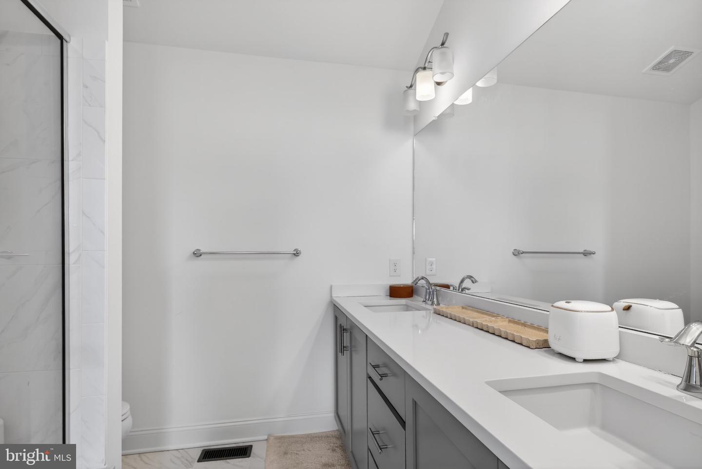 124 Everleigh Dr # Property Photo 16